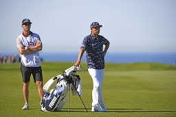 Rickie Fowler and Caddie Joe Skovron at Torrey Pines 2019 with #playloose collection bag and leather headcovers